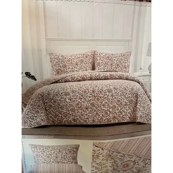 Reversible Queen Quilt Set - Picture 2 of 4